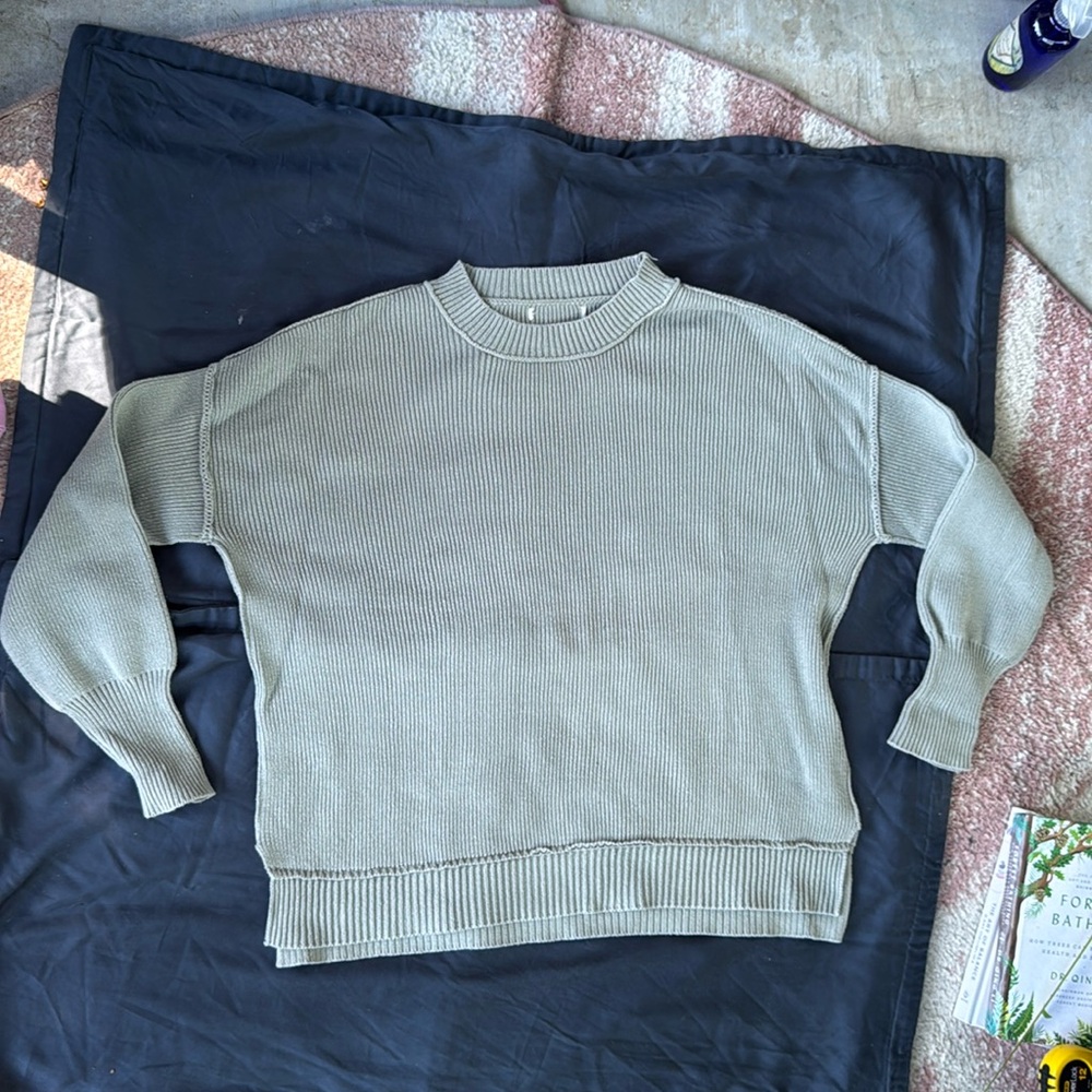 Women's Ribbed Knit Pullover Sweater - Light Green